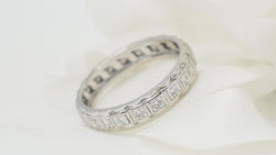 Alliance tour complet en or blanc et diamants