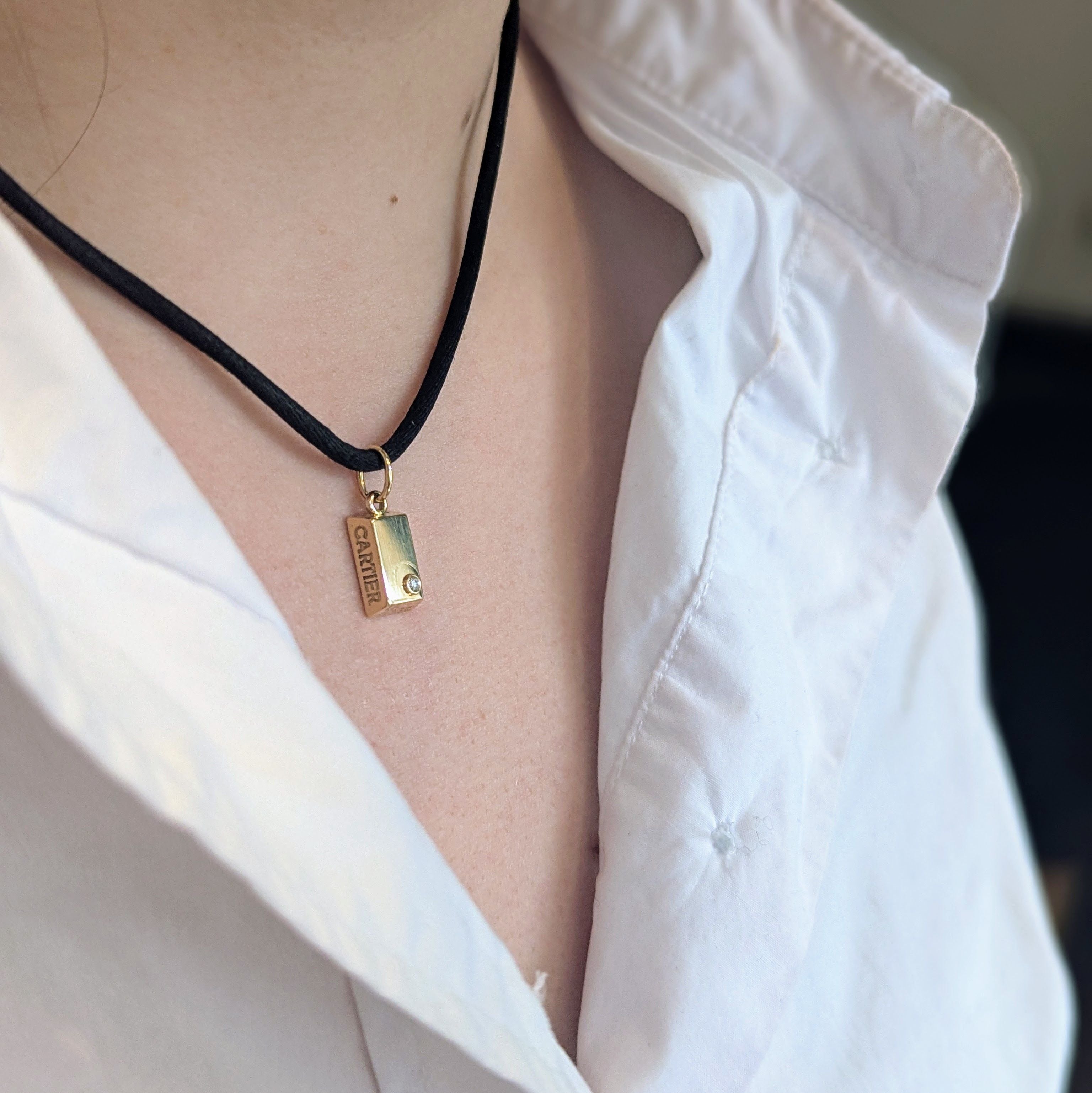 Collier Cartier 1/8 oz en or jaune et diamant