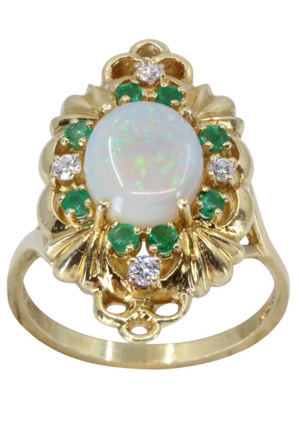 Bague ancienne opale, émeraudes et diamants en or jaune