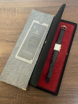 Montre CORUM Tank en or jaune