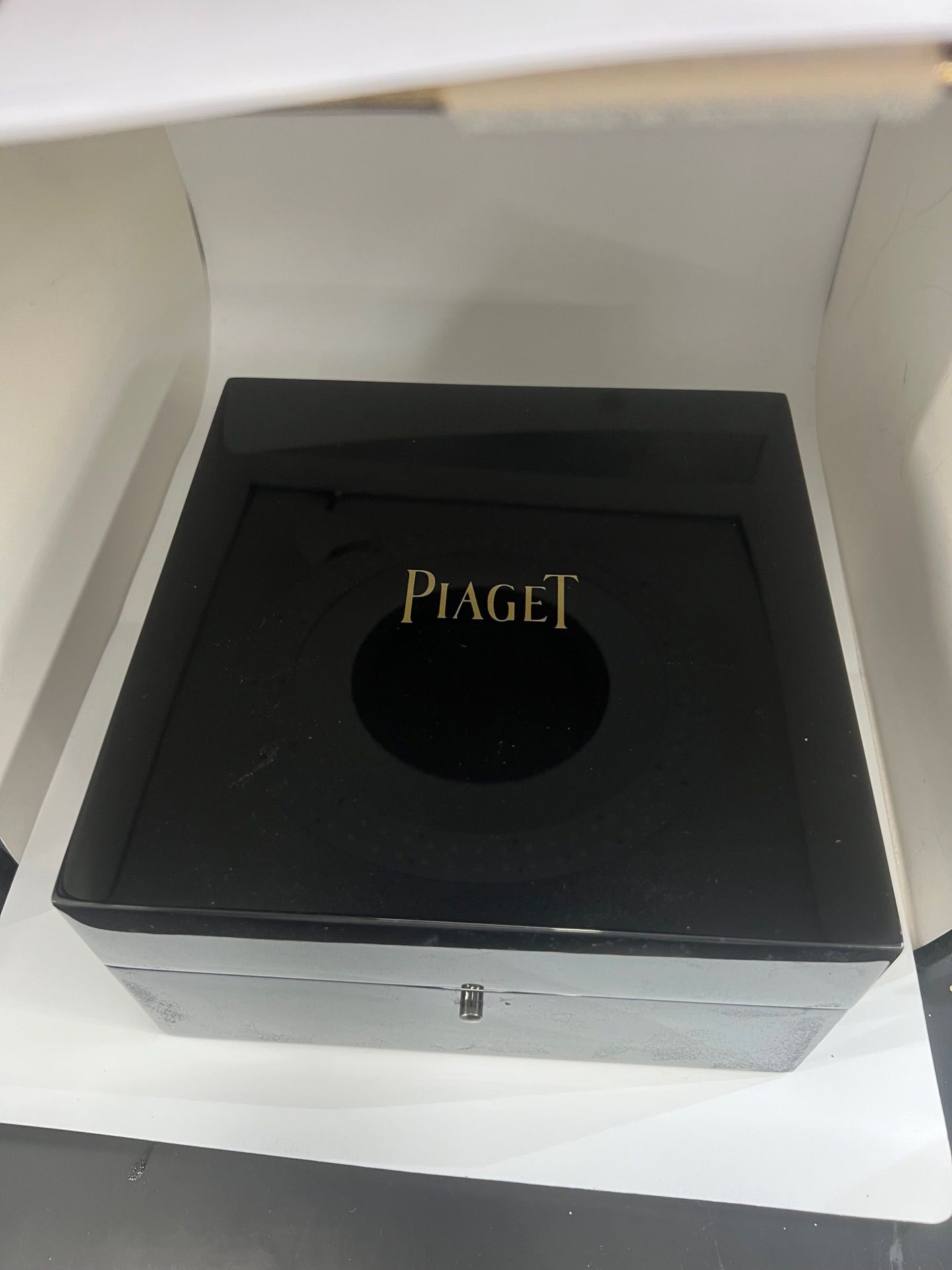 Montre PIAGET Tank allongée en or jaune