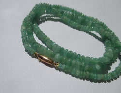 Collier perles émeraudes naturelles