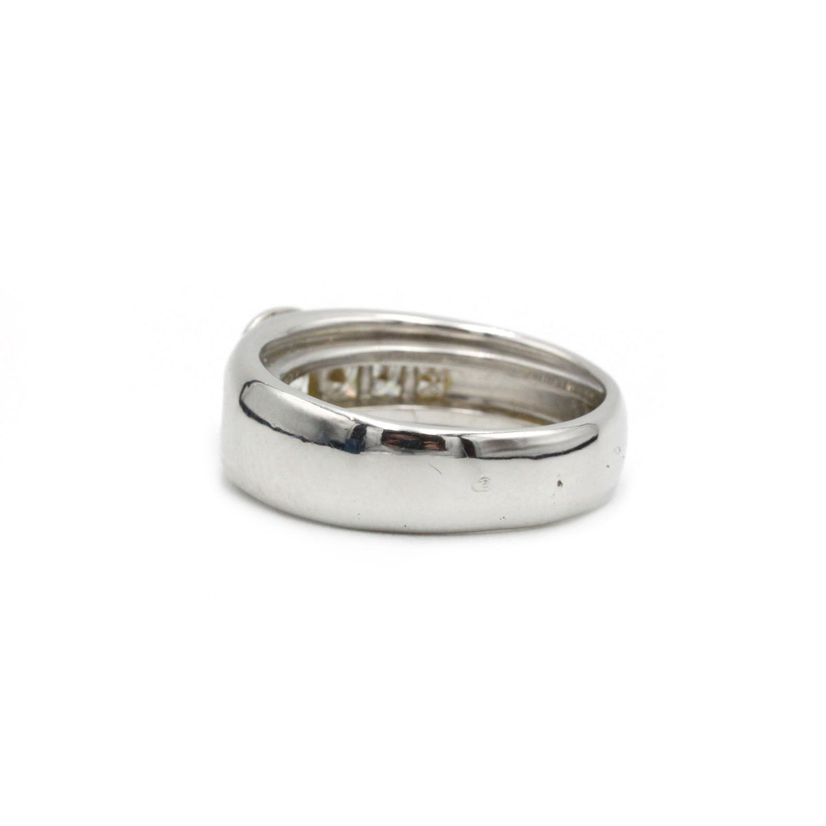Bague - Or blanc et diamants