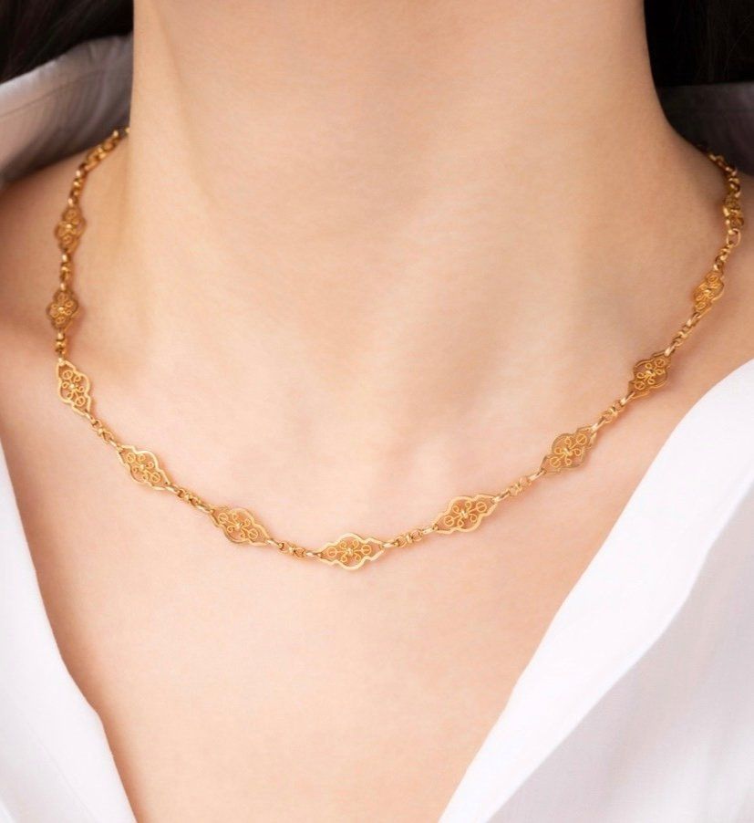 Collier ancien en or jaune 18k