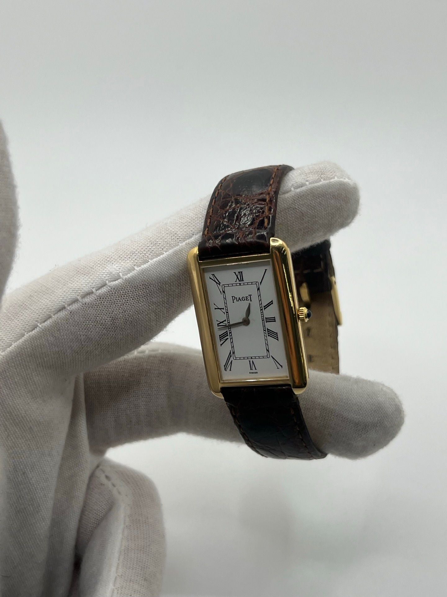 Montre PIAGET Tank allongée en or jaune