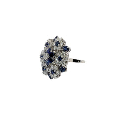 Bague Marguerite en or blanc, saphirs et diamants