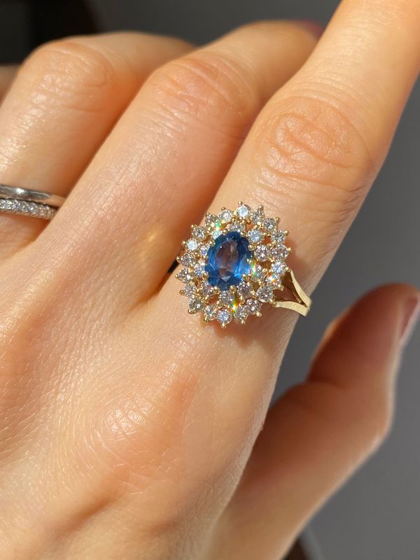 Bague en or jaune 18k saphir et diamants