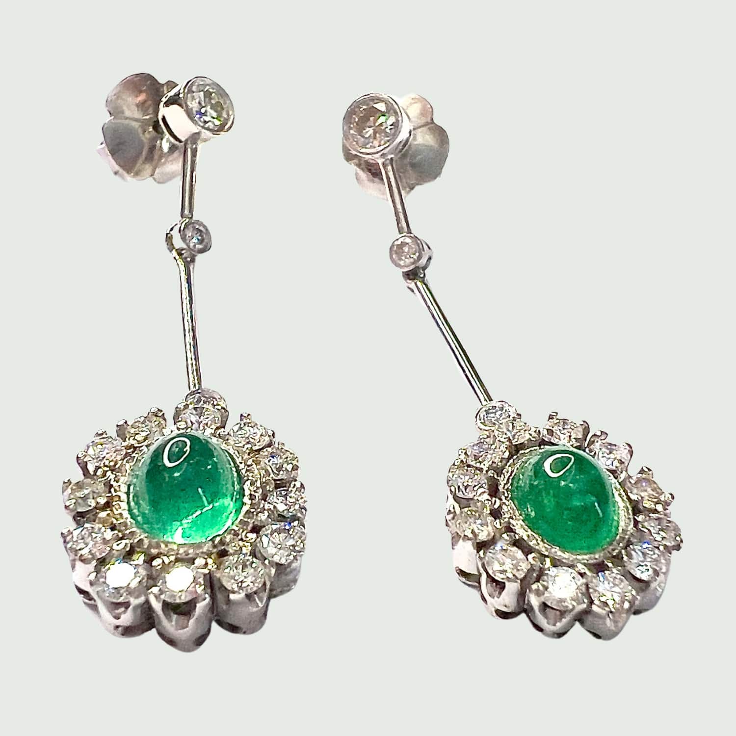 PENDIENTES ESTILO ART DECO de ORO 18 kts con DIAMANTES y ESMERALDAS