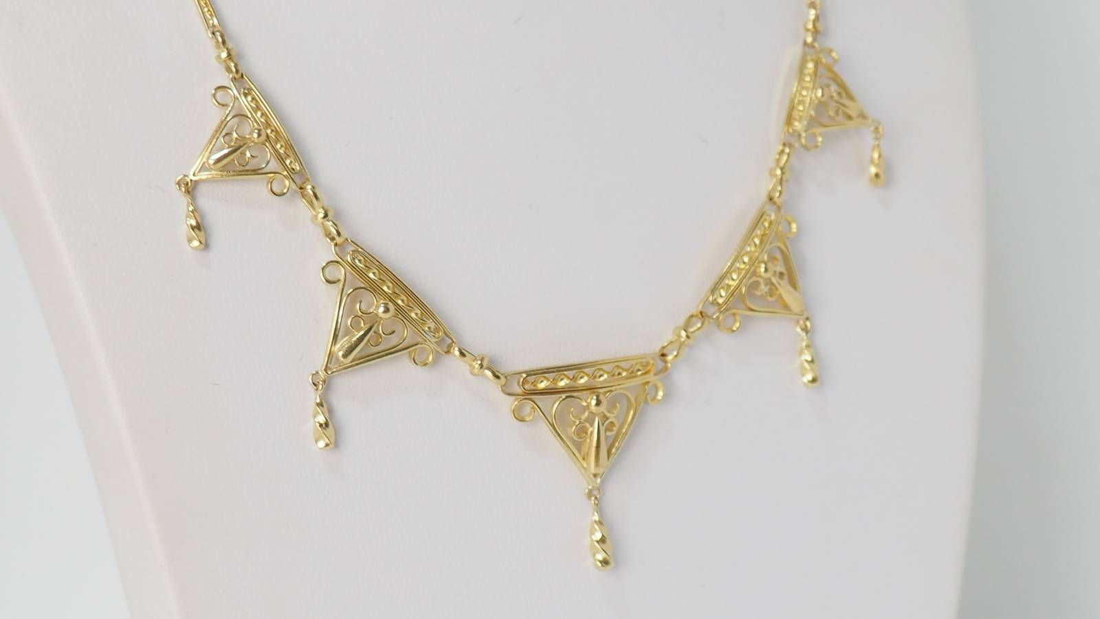 Collier draperie du XIXe siècle en or jaune