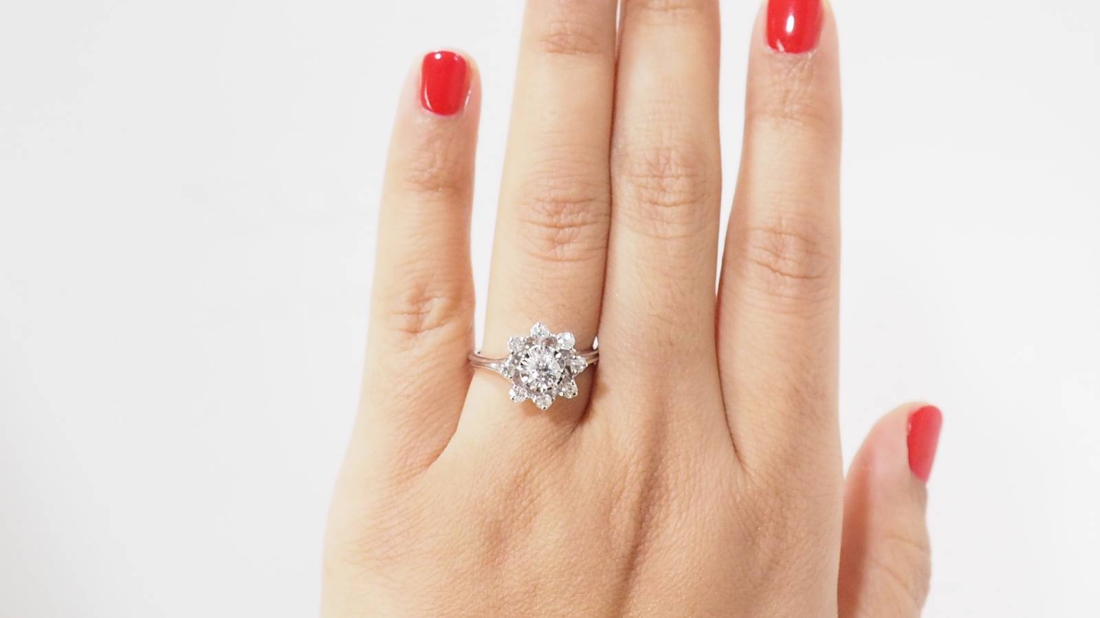 Bague en or blanc et diamants