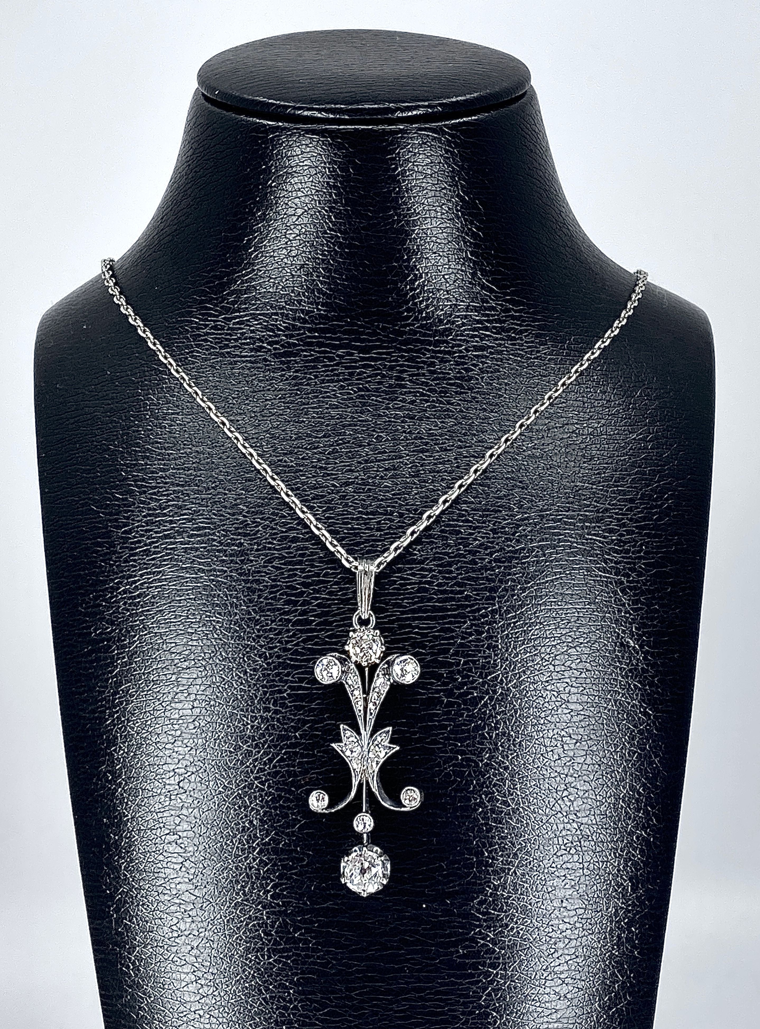 Gold and silver pendant set with diamonds, with chain. Napoleon III period