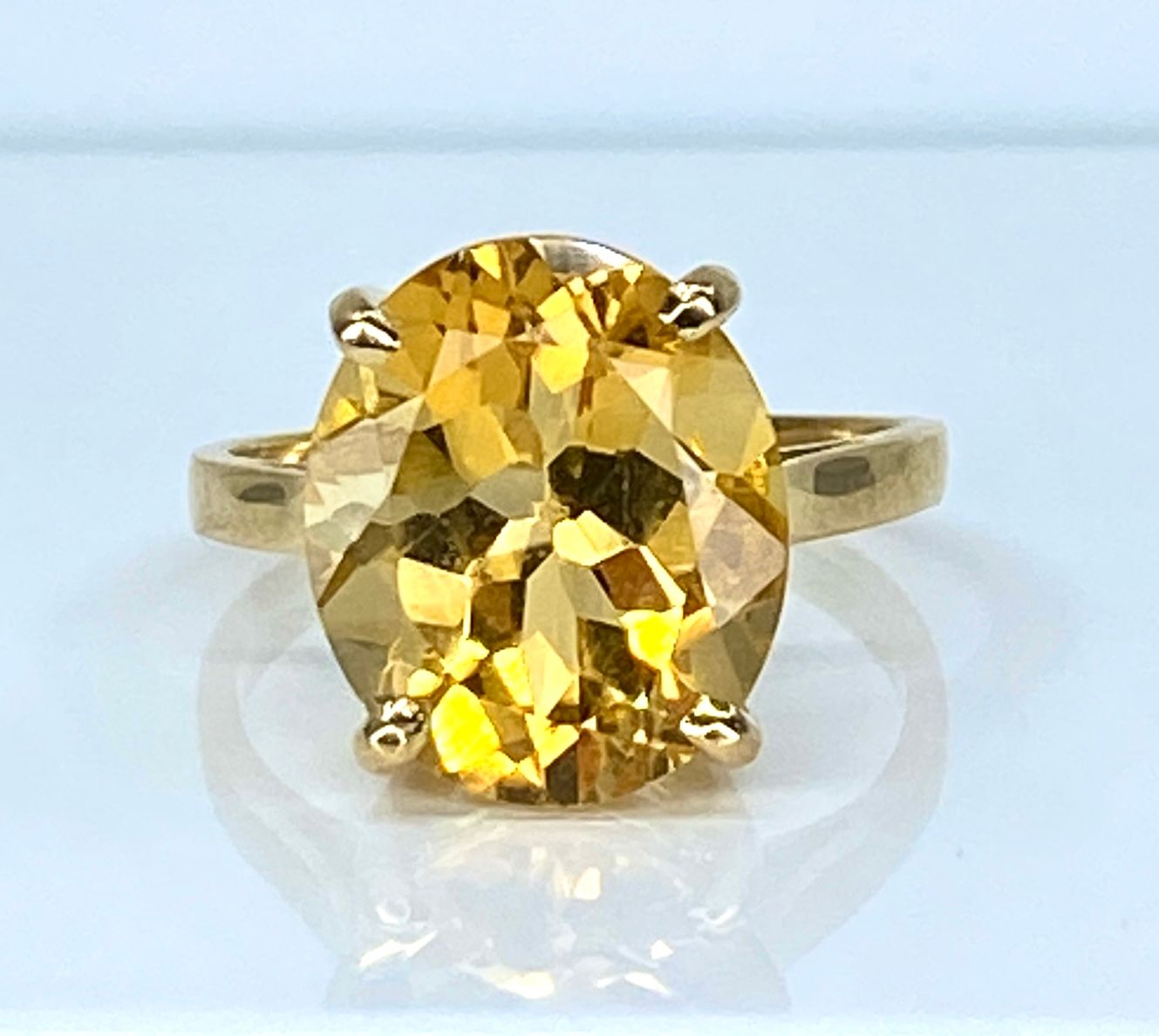 Bague en or jaune 18 carats et citrine