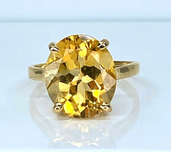 Bague en or jaune 18 carats et citrine