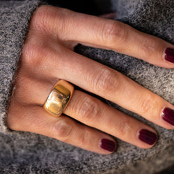 Bague CARTIER "Nouvelle vague" en or jaune