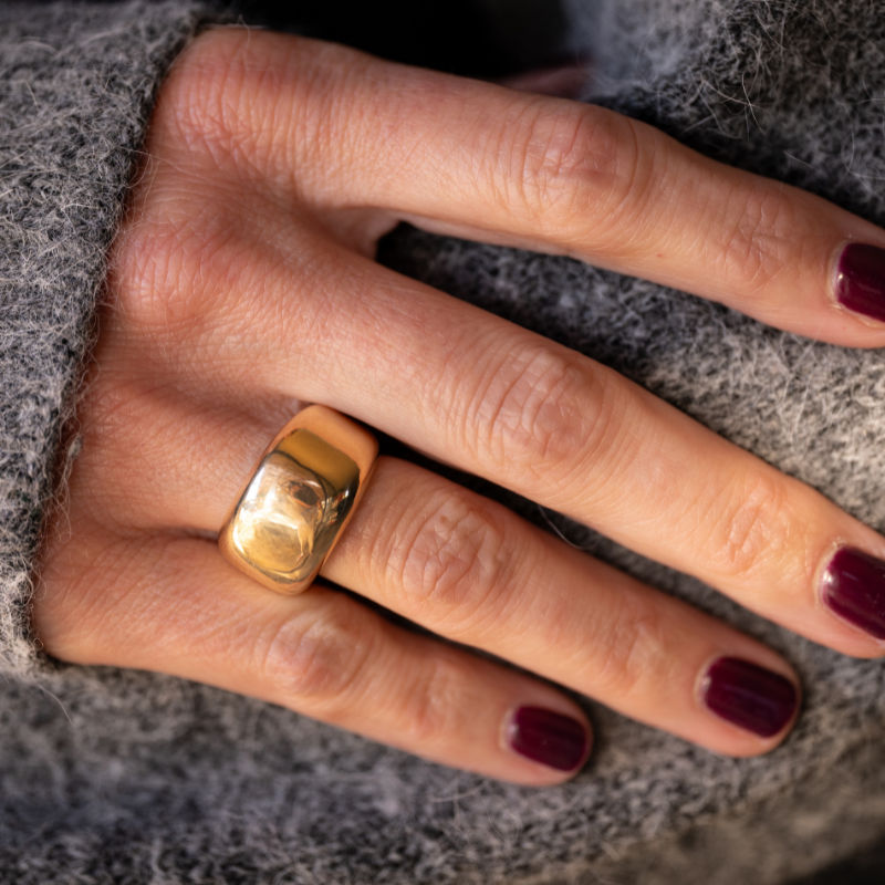 Ring CARTIER "Nouvelle vague" in yellow gold