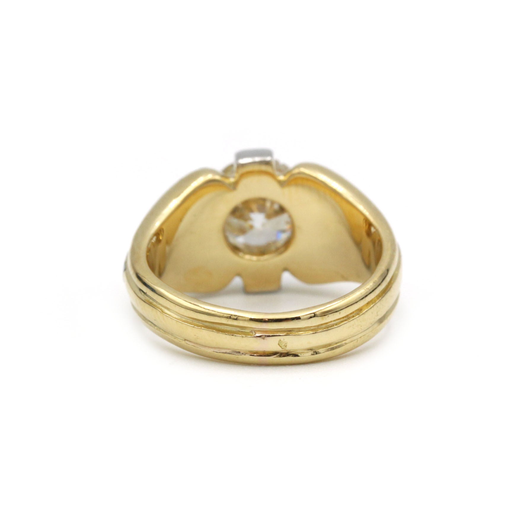 Ring Chevalière in yellow gold, white gold and diamond