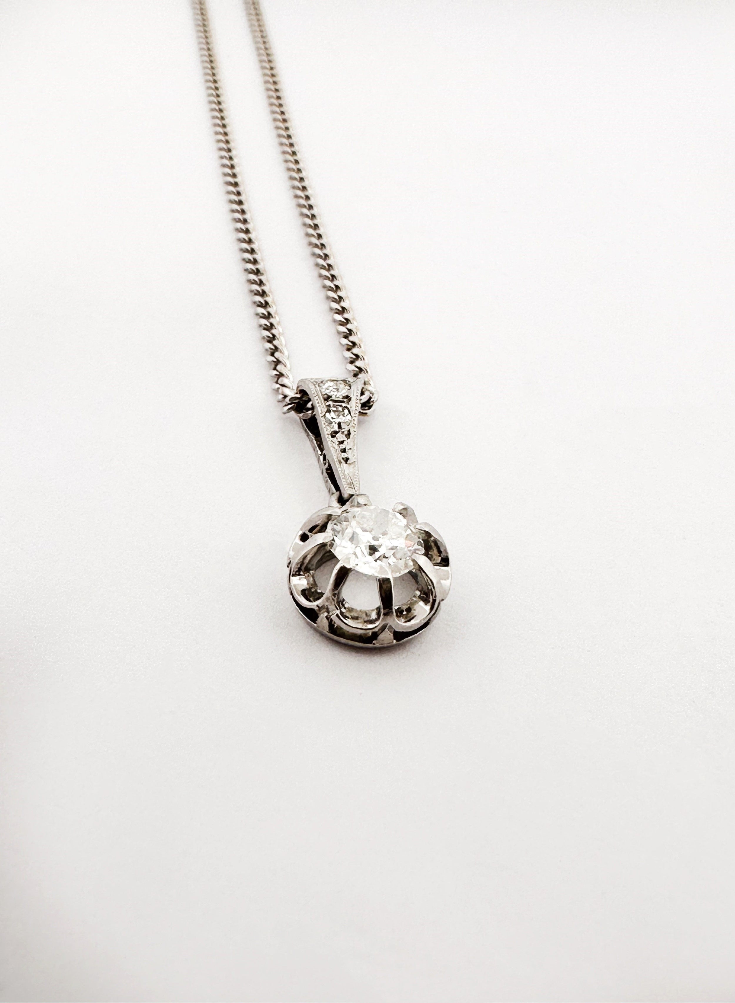 Collier pendentif solitaire diamant en or blanc