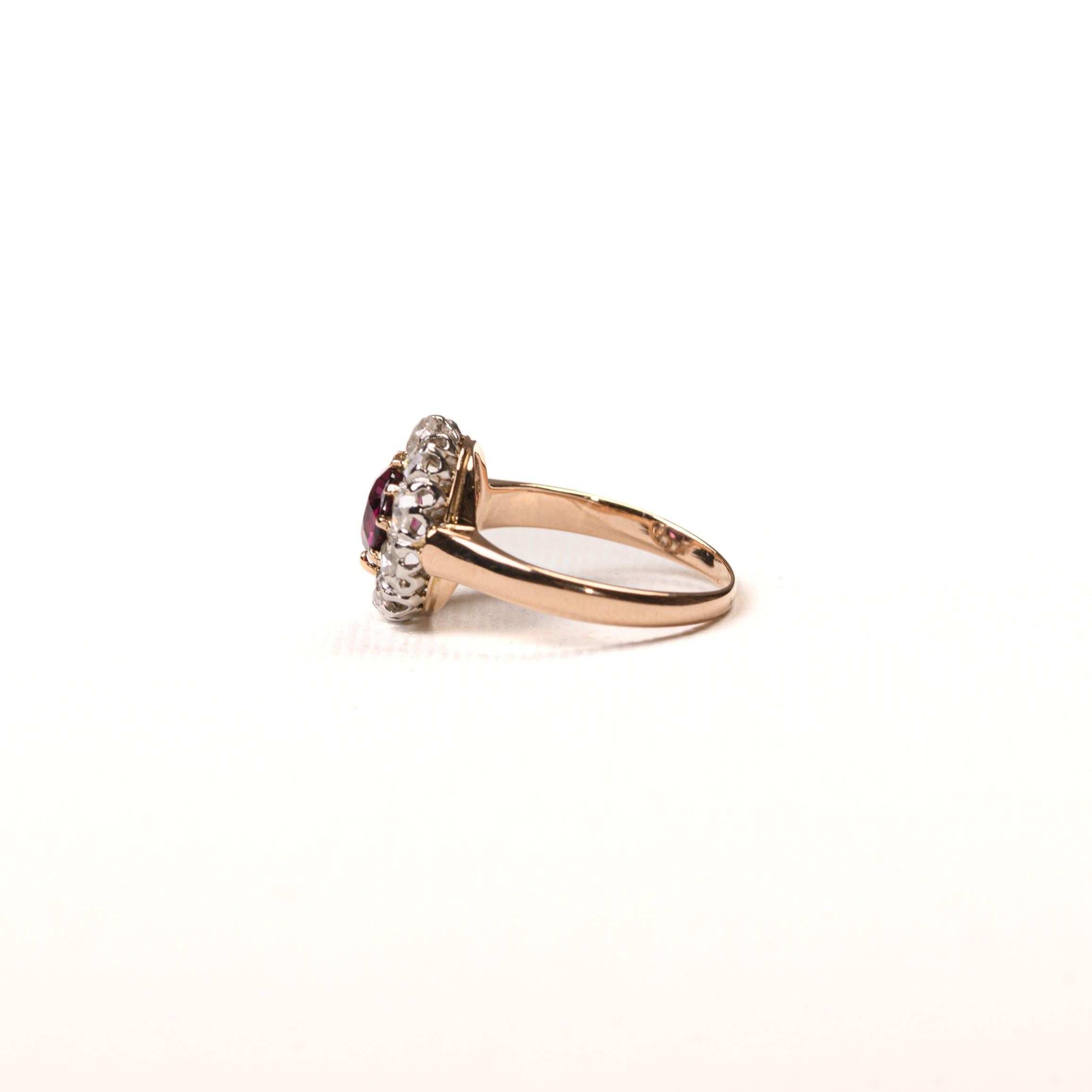Bague marguerite ancienne rhodolite et diamants en or rose