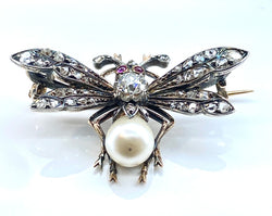 Broche mouche en or 18 carats et argent en diamants et perles fines vers 1850
