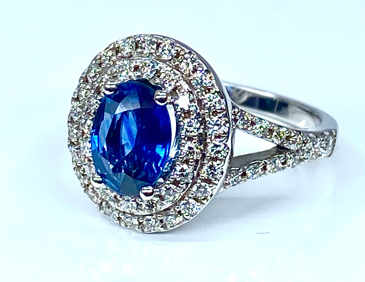 Bague en or blanc 18 carats en saphir et diamants