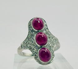 ANILLO EN PLATINO CON RUBIES Y DIAMANTES