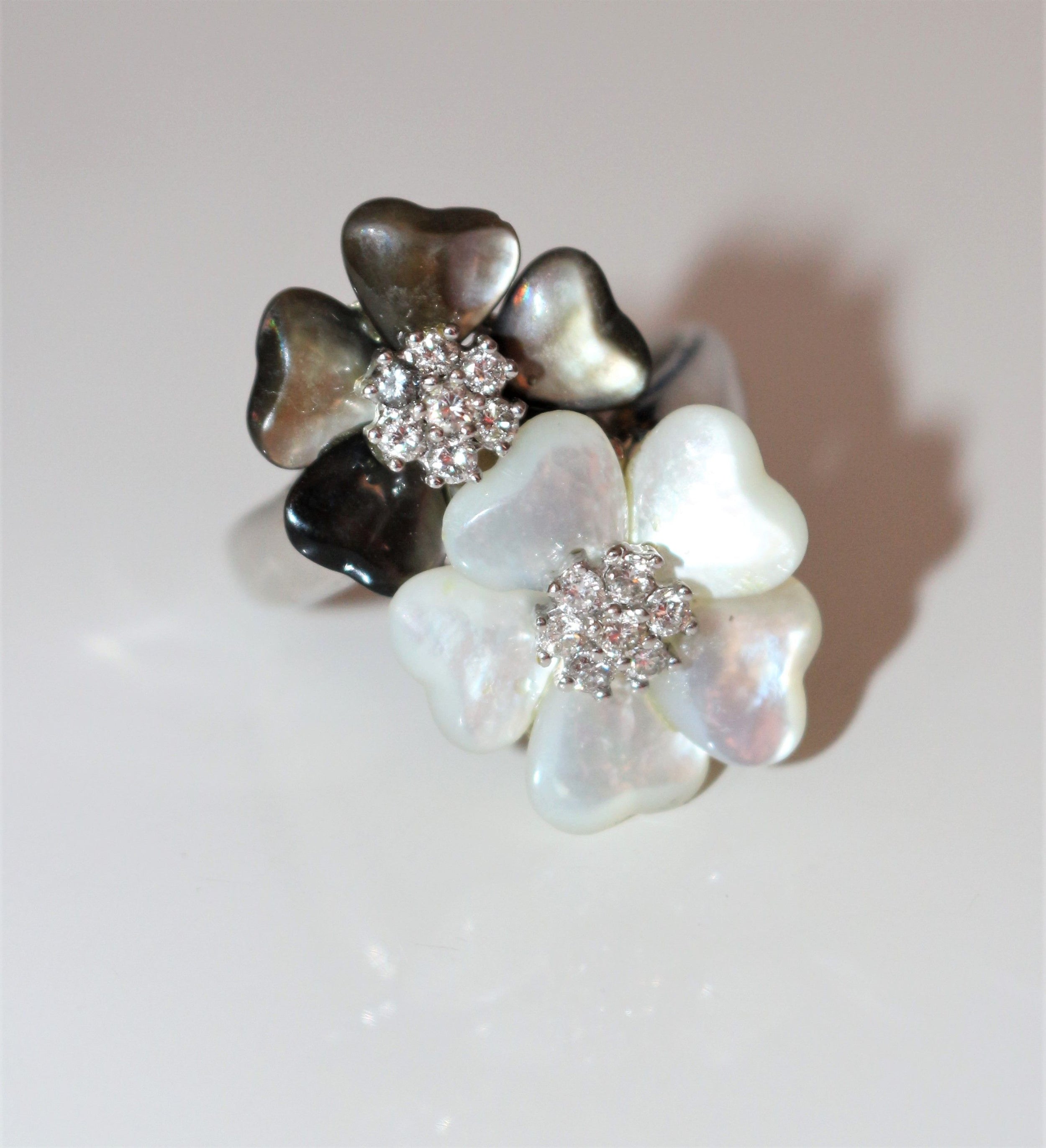 Bague Double Fleur nacre et diamants