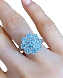 Bague Marguerite, en or blanc 18k et diamants