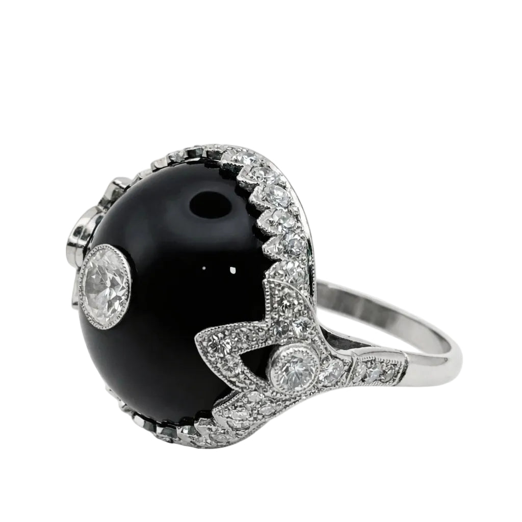 Bague Dôme en platine, onyx et diamants