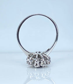 Bague marguerite en or blanc 18 carats en saphir et diamants