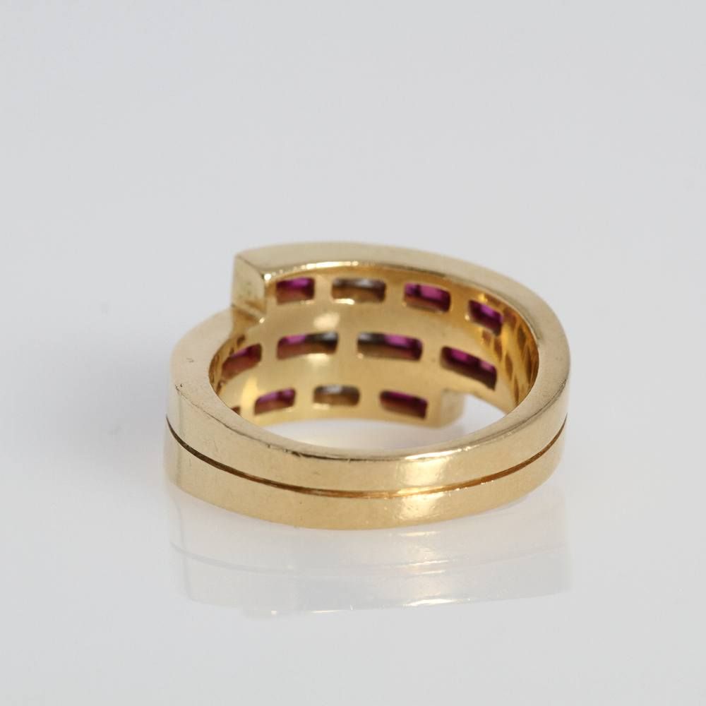 Bague en or 18k avec rubis et diamants