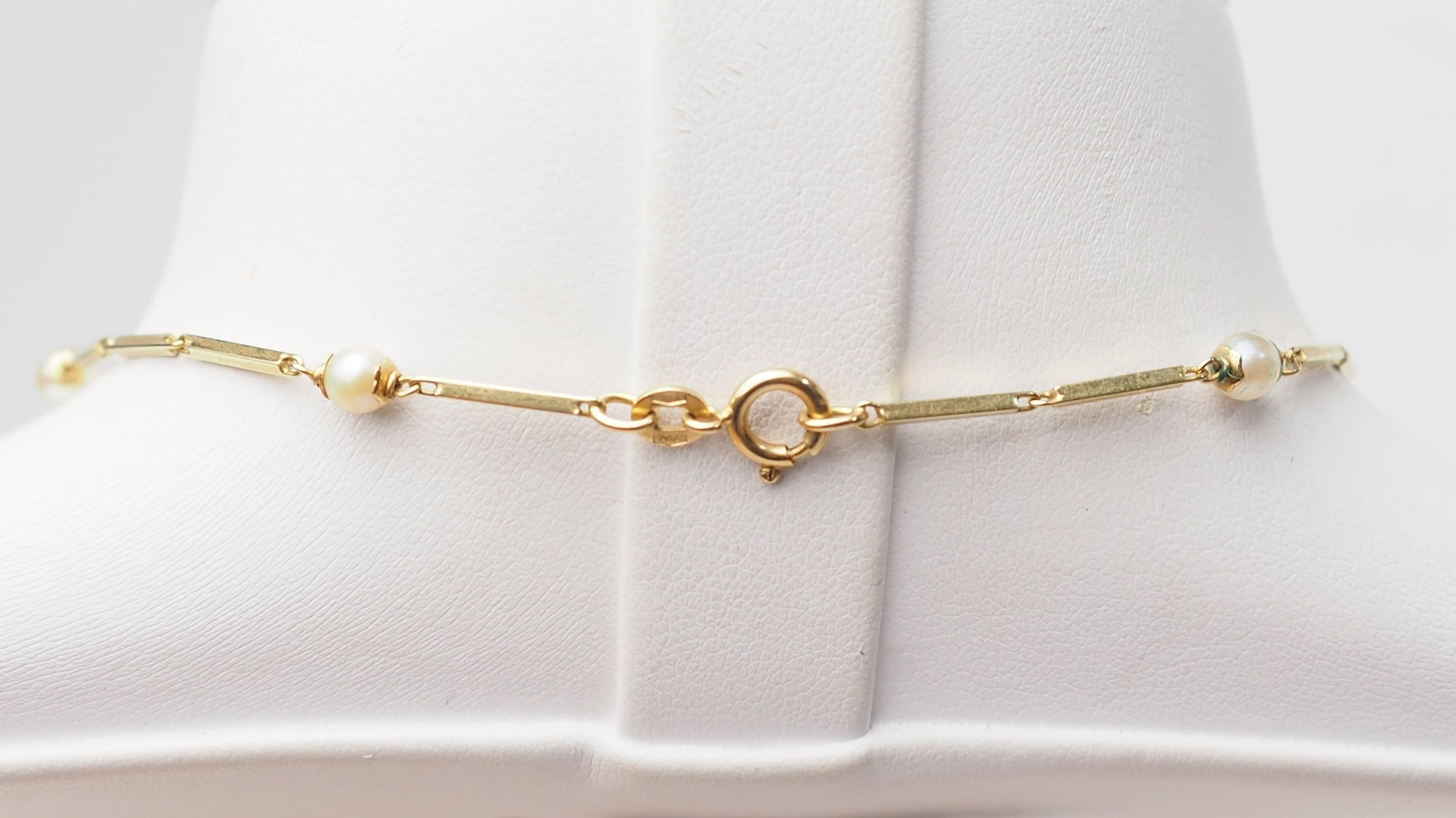 Collier en or jaune et perles de culture