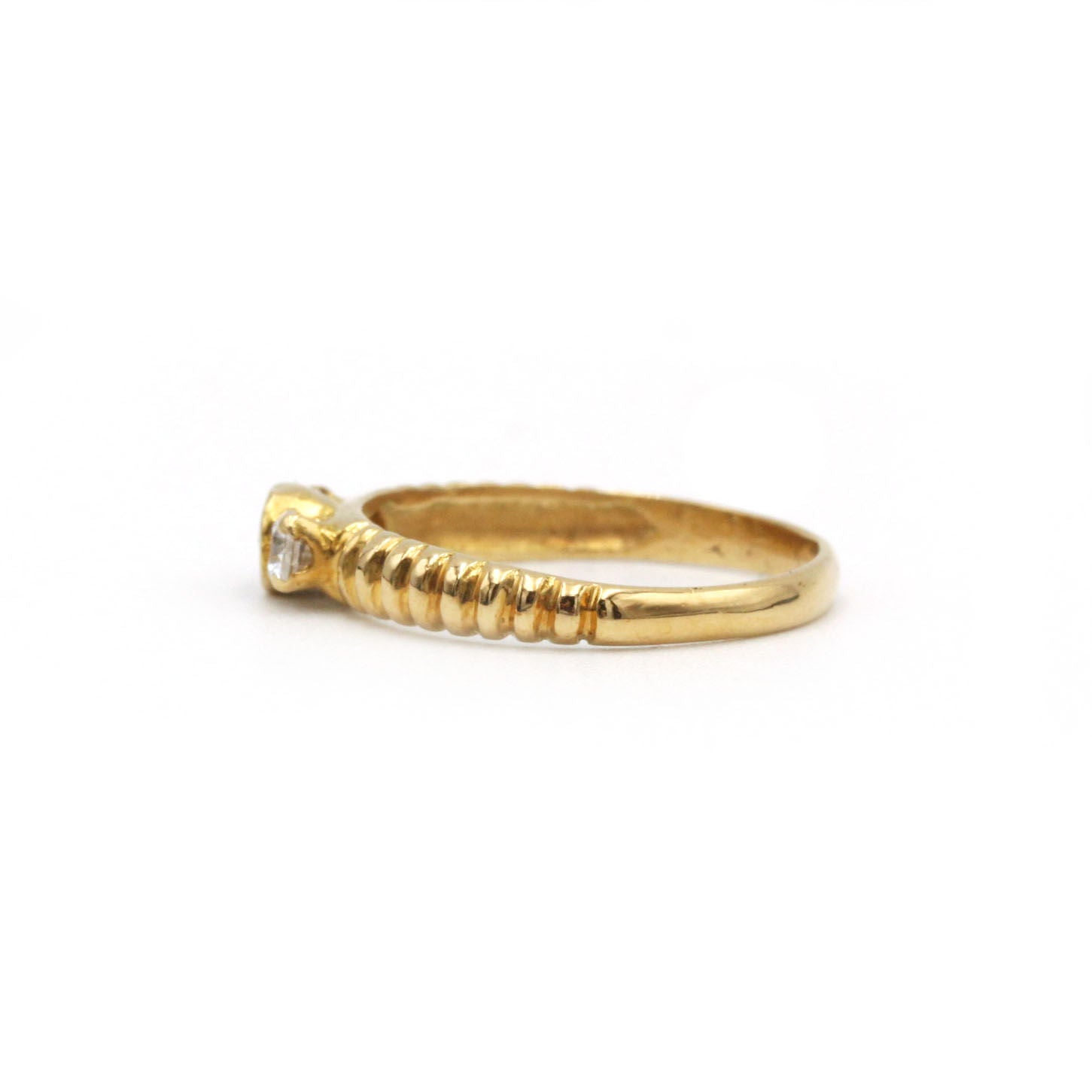 Bague - Or jaune, saphir et diamants