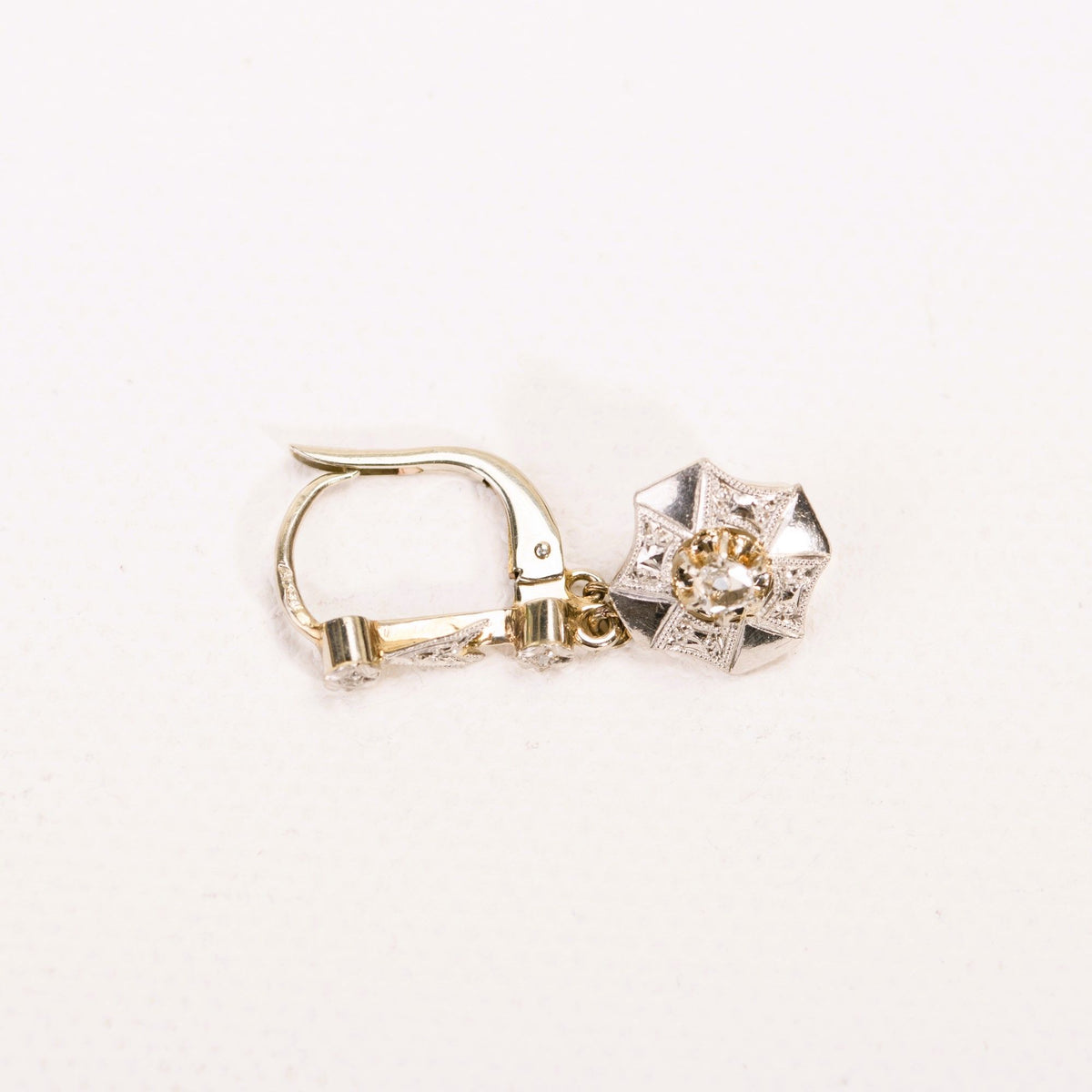 Boucles d'oreilles Dormeuses Art Déco diamants en or