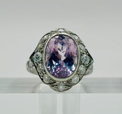 Bague en platine et diamant et kunzite