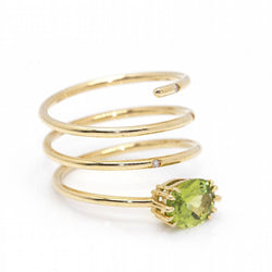 Ring gold and peridot spiral