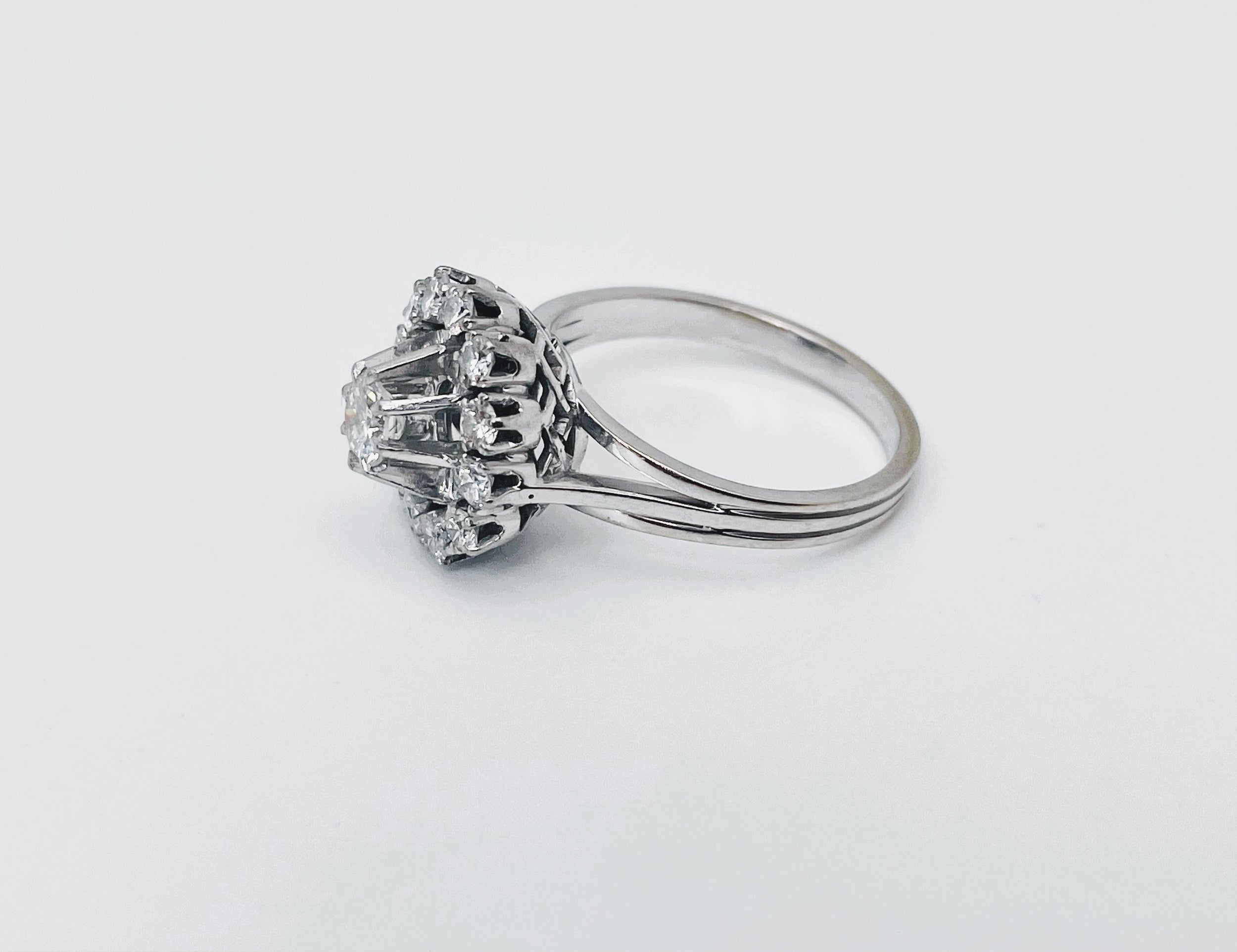 Bague marguerite diamants en or blanc et platine