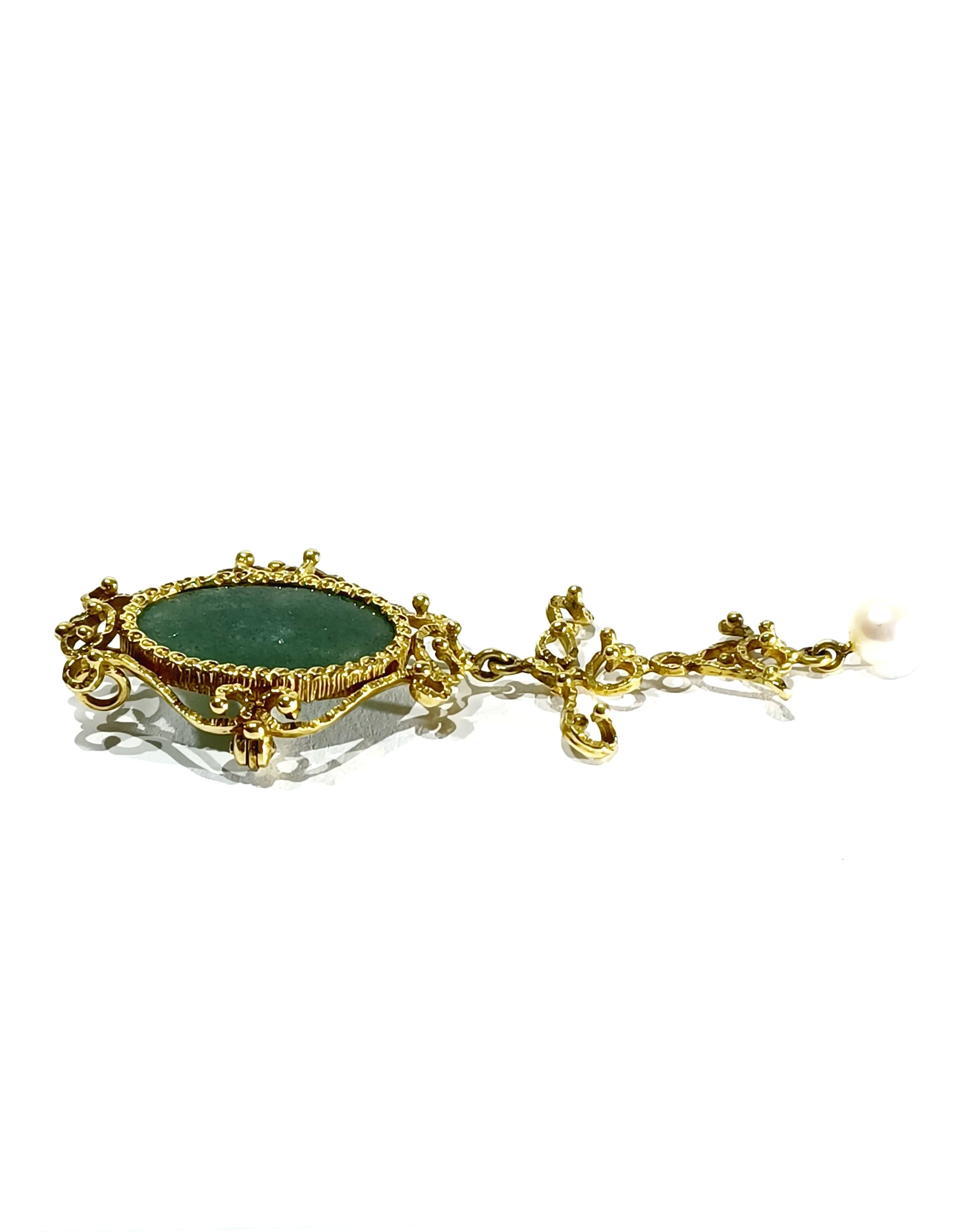 Brooch Pearl and jade pendant yellow gold