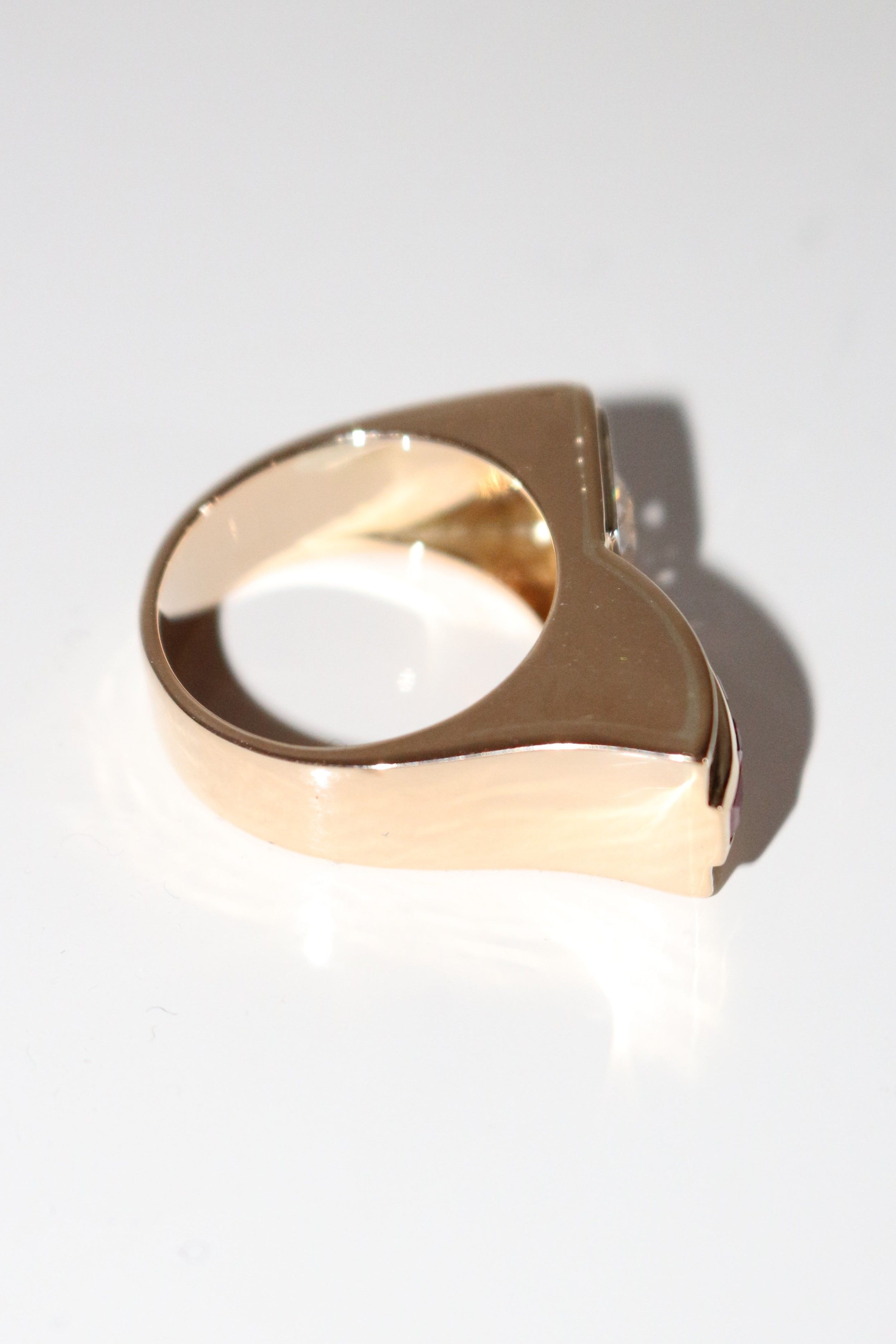 Bague Tank Diamant Et Pierres Rouges