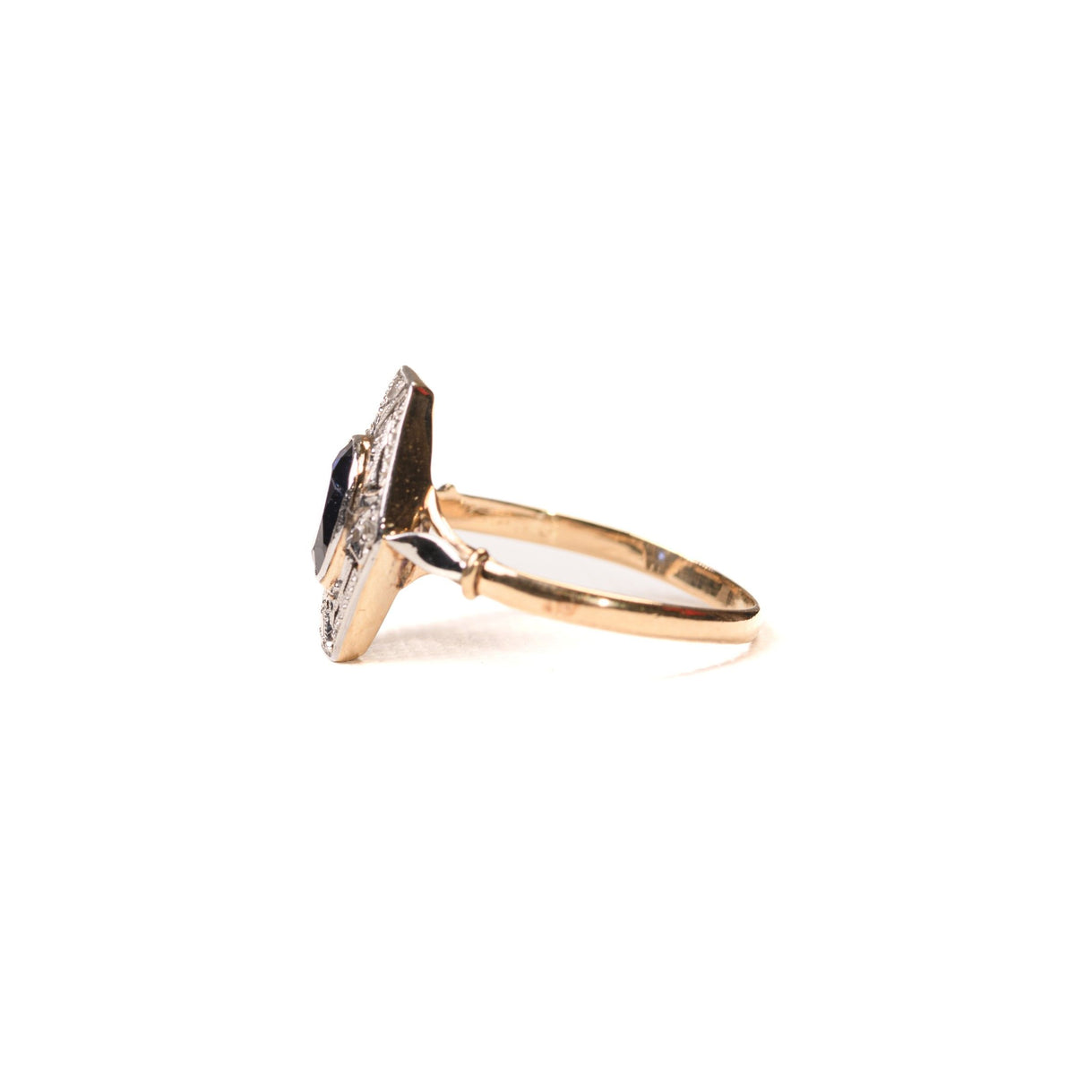 Bague ancienne hexagonale saphir diamants en or deux tons