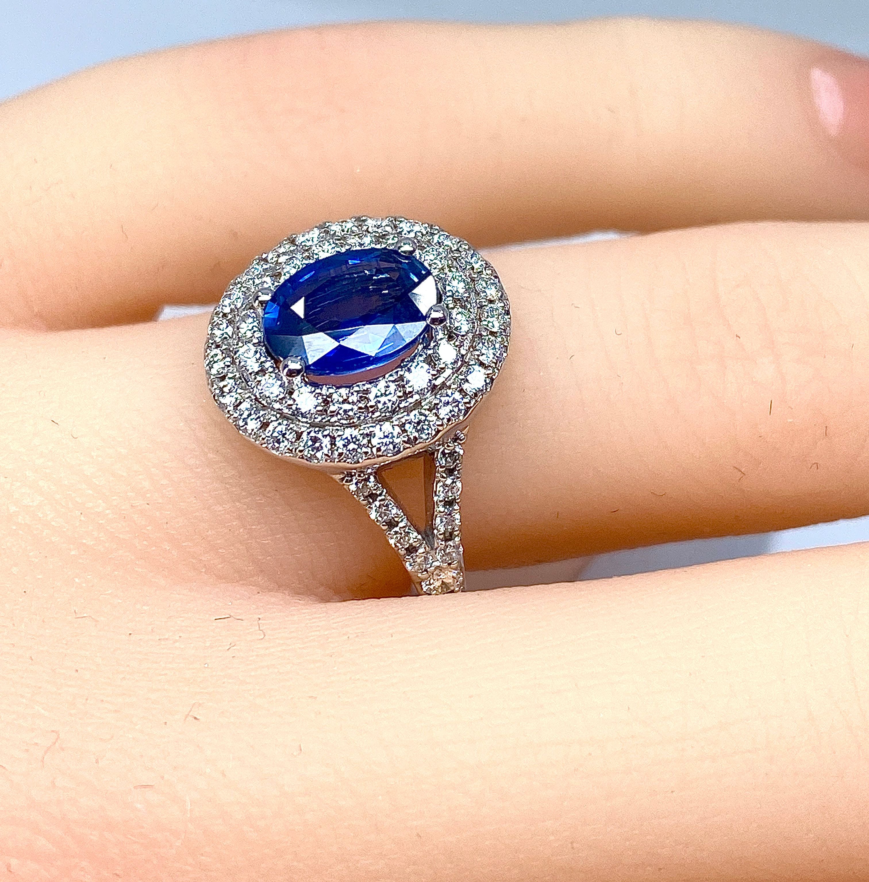 Bague en or blanc 18 carats en saphir et diamants