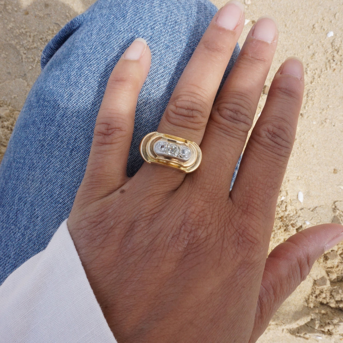 Bague Tank en or jaune, platine et diamants