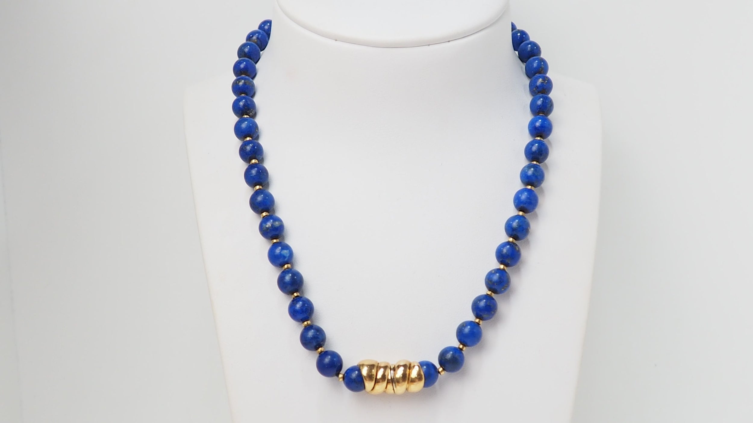 Collier De Perles de Lapis Lazuli Et Fermoir En Or