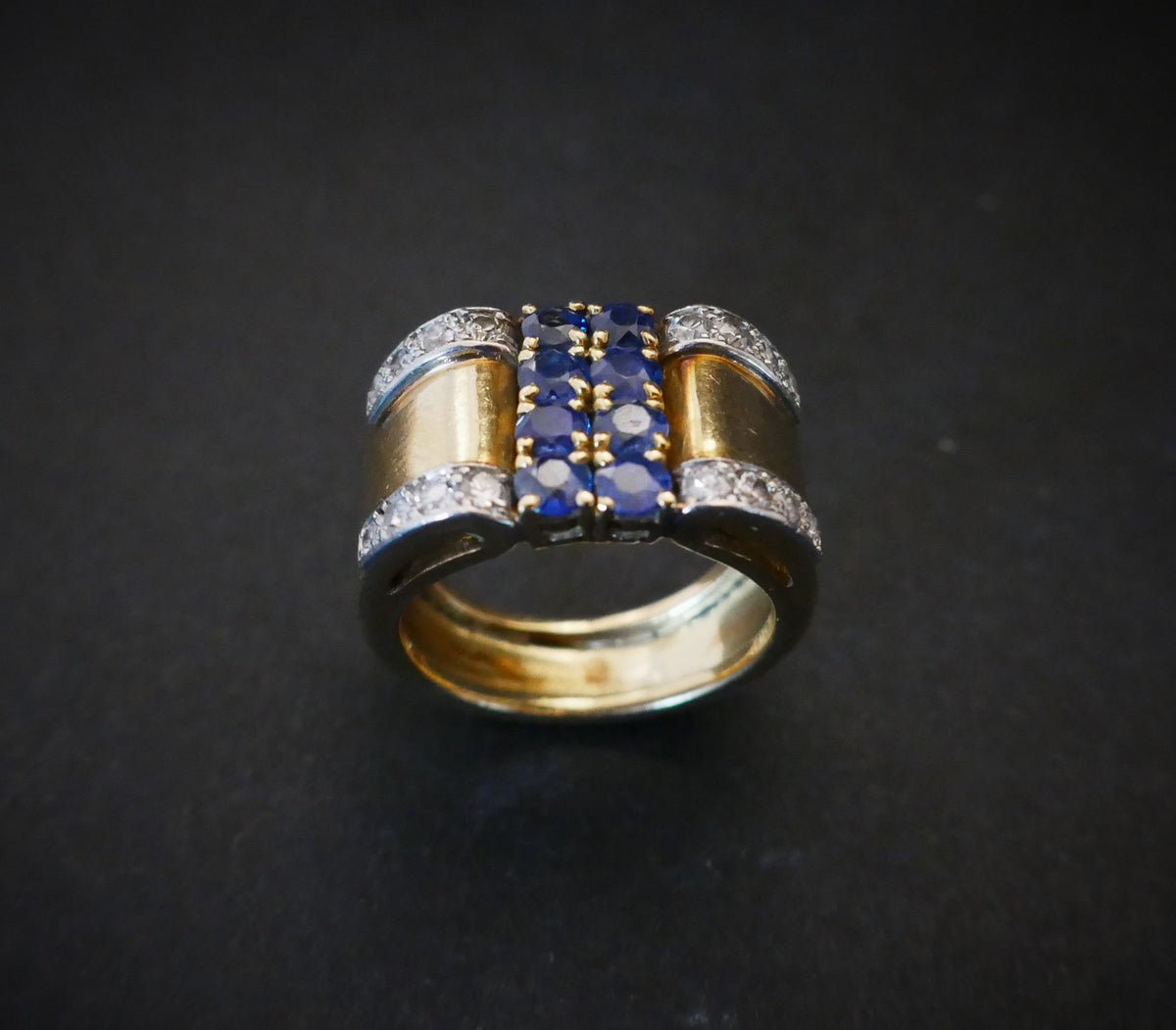 Bague Tank saphirs et diamants, Or 18 carats.