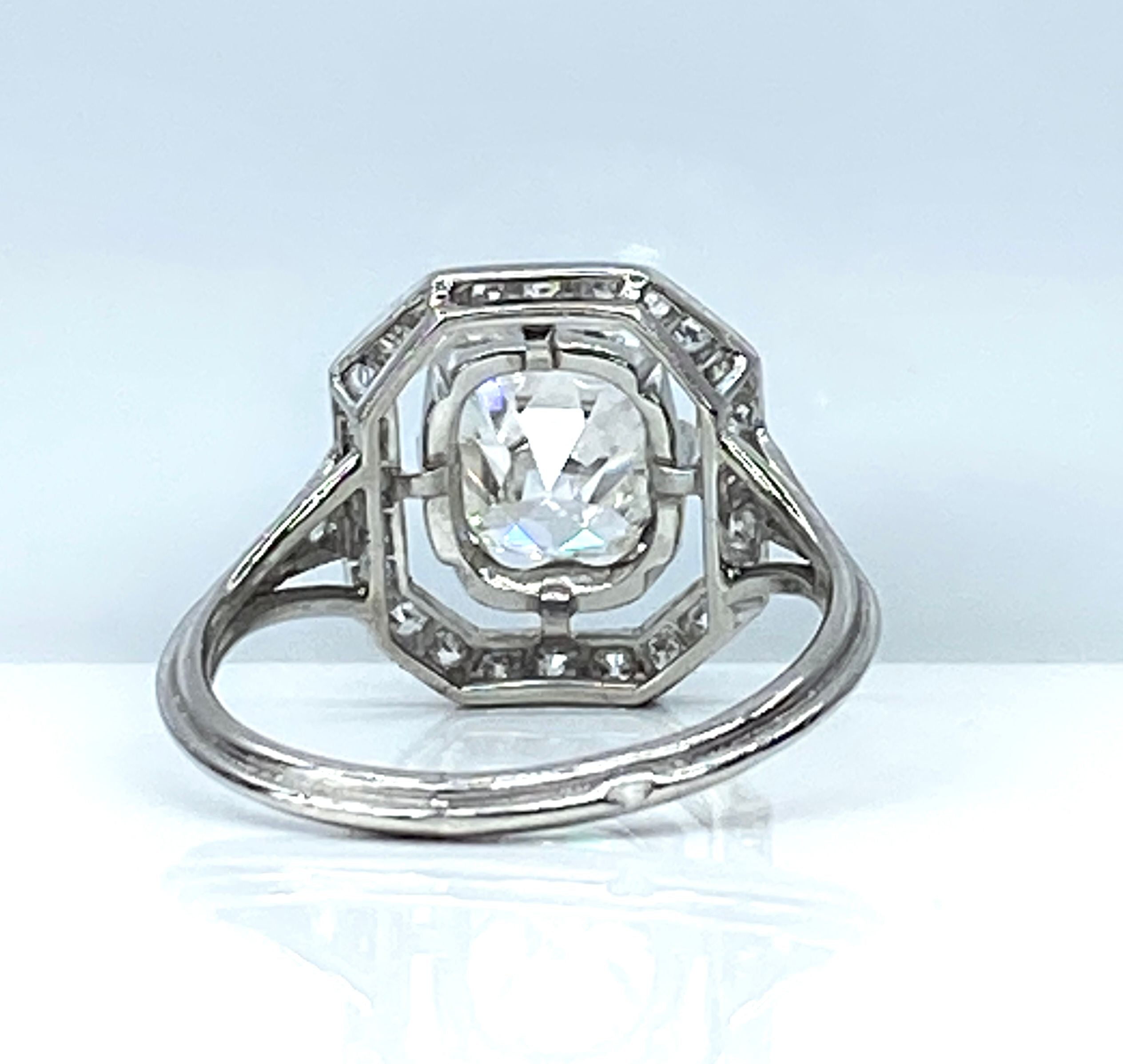 Ring Art Deco in paltinium and diamond