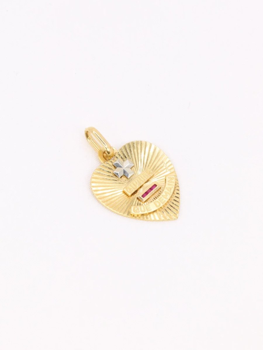 Médaille amour AUGIS coeur strié Plus qu'hier moins que demain or jaune rubis - Castafiore