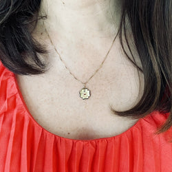 Médaille AUGIS en or jaune, or blanc et rubis - Castafiore