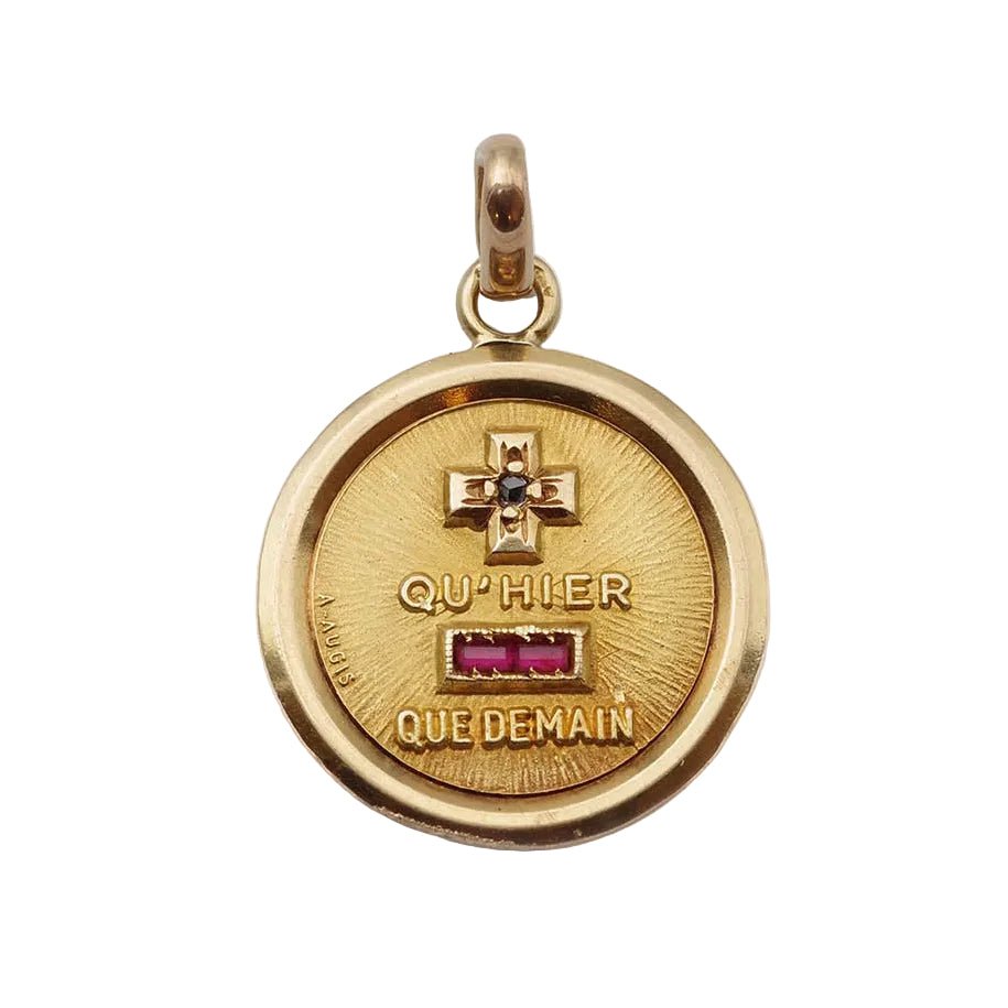 Médaille AUGIS en or jaune, rubis et diamant