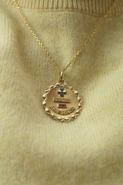 Médaille AUGIS or jaune et blanc rubis de synthèse - Castafiore