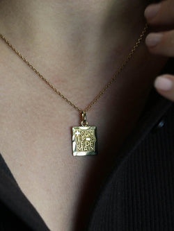 Medaille Augis rectangulaire Plus hier Moins Demain or jaune - Castafiore