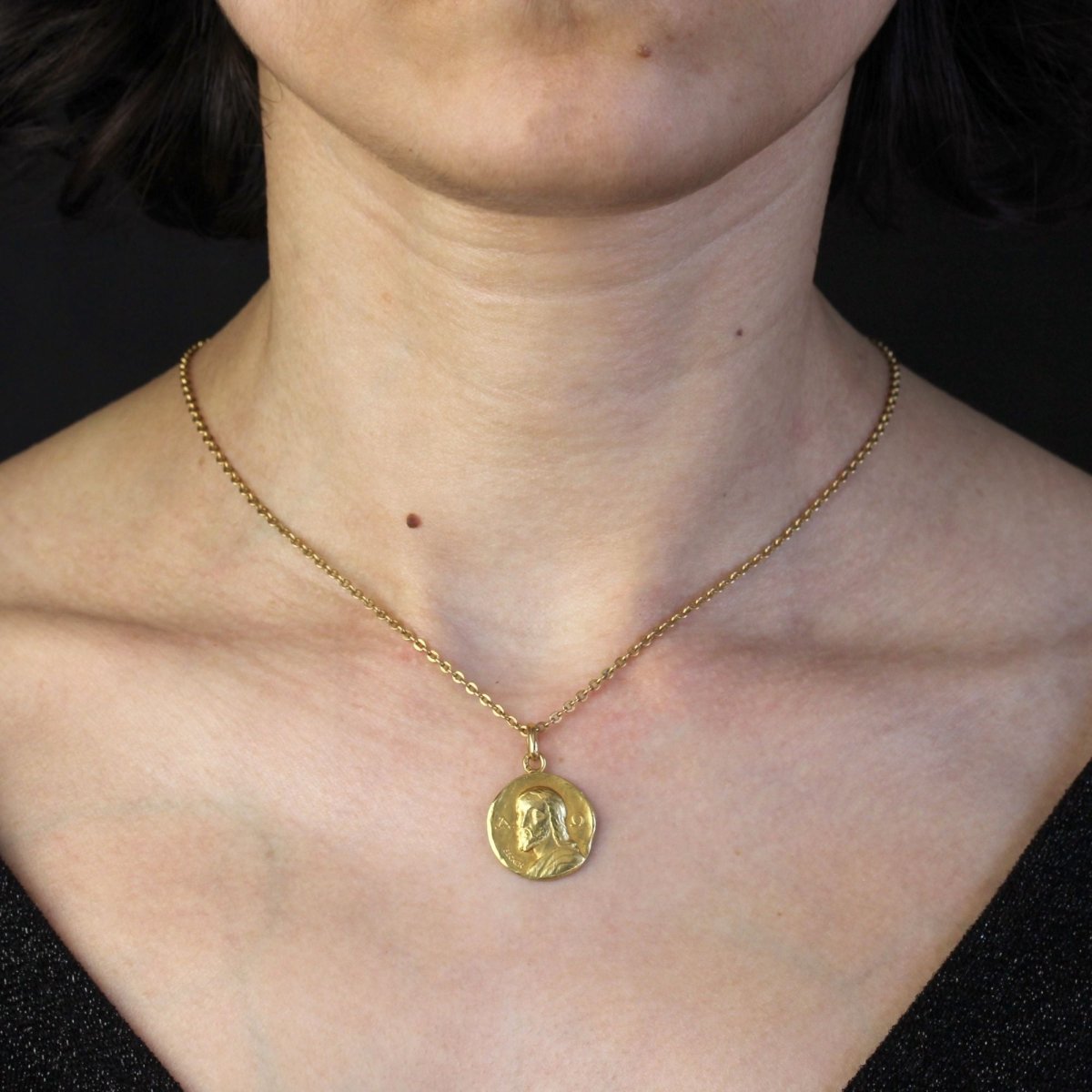 Médaille BECKER Christ catacombes en or jaune - Castafiore